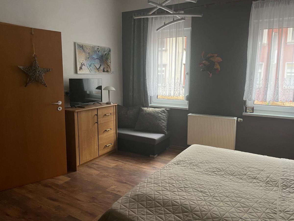 Delux Ferienwohnung Kunstgalerie Und Ilmradweg Kranichfeld 외부 사진